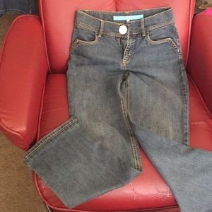 Escalated sport jeans